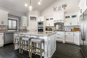 977 S Parkway E, North Salt Lake, UT 84054 - Photo 5