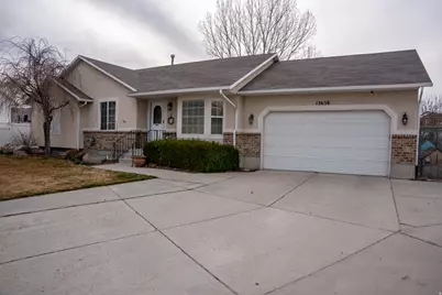 13638 S 3160 W, Riverton, UT 84065 - Photo 3