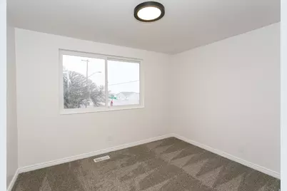 11 Quebec Cir, Tooele, UT 84074 - Photo 9