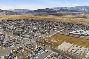 1011 S 900 W, Tooele, UT 84074 - Photo 35