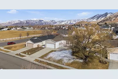 1011 S 900 W, Tooele, UT 84074 - Photo 37