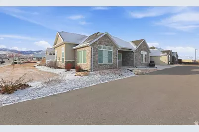 931 N Brook Ave #A, Tooele, UT 84074 - Photo 3