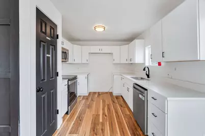 706 W 2300 N, Clinton, UT 84015 - Photo 3