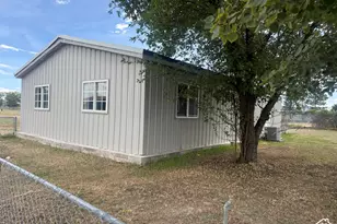 446 W 500 S, Wellington, UT 84542 - Photo 3