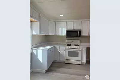 446 W 500 S #24, Wellington, UT 84542 - Photo 9