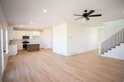 691 N 410 E Lot #13, Salem, UT 84653 - Photo 3