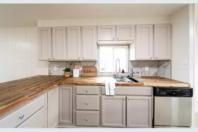 1940 W 3920 S, Roy, UT 84067 - Photo 11