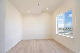 1051 W Daggerwing Way, Salem, UT 84653 - Photo 5