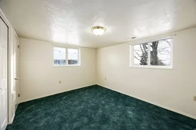 871 N Poplar Cir E, Centerville, UT 84014 - Photo 35