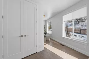 68 E Columbus Ct, Salt Lake City, UT 84103 - Photo 25