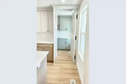 9039 S 1660 E, Sandy, UT 84093 - Photo 9