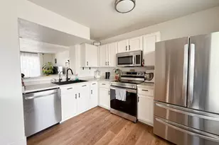 7948 N Dundee Dr, Eagle Mountain, UT 84005 - Photo 11