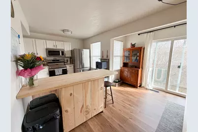 7948 N Dundee Dr, Eagle Mountain, UT 84005 - Photo 9