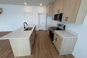 611 N 300 W, Smithfield, UT 84335 - Photo 5