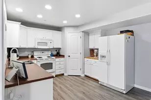 3812 E Rock Creek Rd, Eagle Mountain, UT 84005 - Photo 11