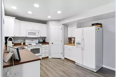 3812 E Rock Creek Rd #8, Eagle Mountain, UT 84005 - Photo 11