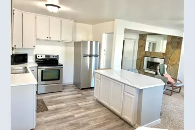 5261 S 2200 W, Roy, UT 84067 - Photo 7