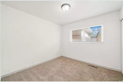 5261 S 2200 W, Roy, UT 84067 - Photo 9