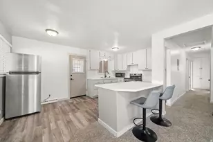 5261 S 2200 W, Roy, UT 84067 - Photo 7