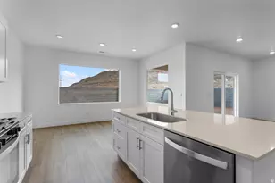 1923 S Cyclone Dr, Washington, UT 84780 - Photo 13