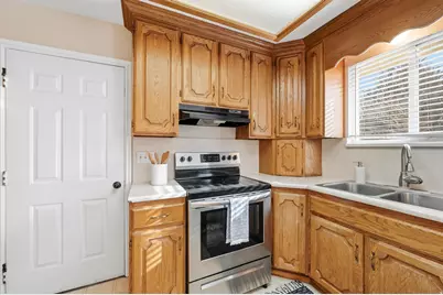 1650 E Budding Dr, Sandy, UT 84092 - Photo 7