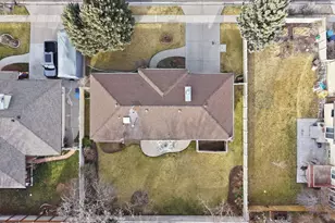 1650 E Budding Dr, Sandy, UT 84092 - Photo 39