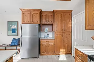 1650 E Budding Dr, Sandy, UT 84092 - Photo 9