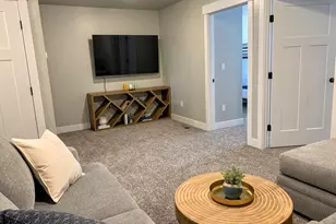150 W Seasons Ln, Garden City, UT 84028 - Photo 7