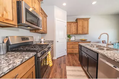 2542 S 2200 W #1, West Haven, UT 84401 - Photo 9