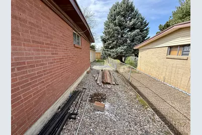 6784 S 1530 E, Cottonwood Heights, UT 84121 - Photo 39