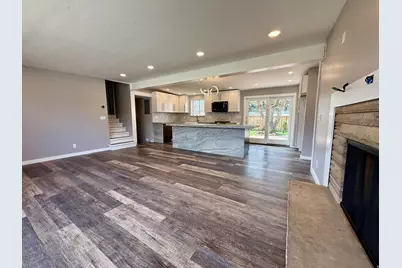 6784 S 1530 E, Cottonwood Heights, UT 84121 - Photo 9