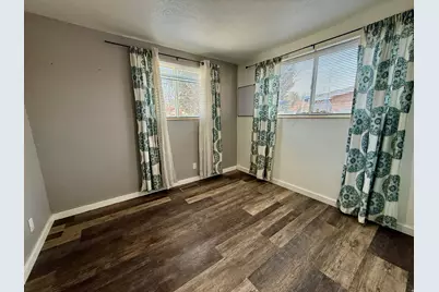 6784 S 1530 E, Cottonwood Heights, UT 84121 - Photo 25