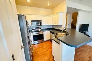 264 E Rockingham Ct S, Salt Lake City, UT 84115 - Photo 17