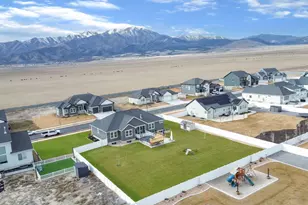 4868 N Canaan Peak Dr, Eagle Mountain, UT 84005 - Photo 3