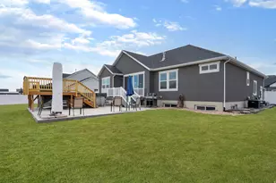 4868 N Canaan Peak Dr, Eagle Mountain, UT 84005 - Photo 41