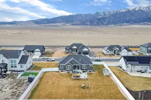 4868 N Canaan Peak Dr, Eagle Mountain, UT 84005 - Photo 5