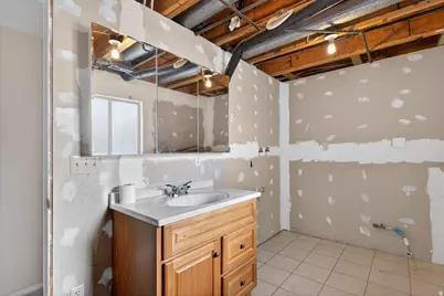 384 S Eastoaks E #5, Fruit Heights, UT 84037 - Photo 27