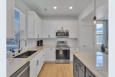 301 W Azure Sky Ln N, Salt Lake City, UT 84103 - Photo 3