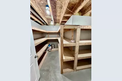 827 N 200 W, Tooele, UT 84074 - Photo 23