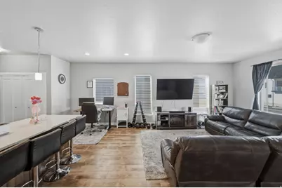 498 W 2200 N, Layton, UT 84041 - Photo 21