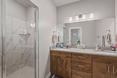 498 W 2200 N, Layton, UT 84041 - Photo 17