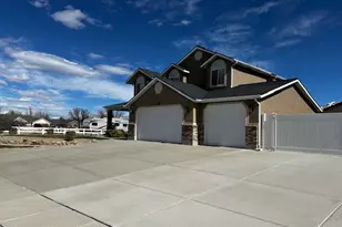 13691 S 3160 W, Riverton, UT 84065 - Photo 3