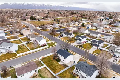 832 W 1520 N, Clinton, UT 84015 - Photo 39