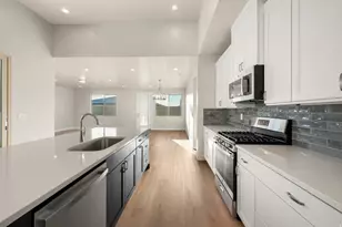 1566 N Ascent St, Washington, UT 84780 - Photo 5