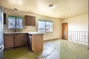 1092 E Platinum Way, Sandy, UT 84094 - Photo 7