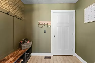 1857 E Thunder Gulch Rd N, Eagle Mountain, UT 84005 - Photo 13