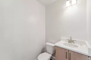 1621 N Angel St W, Layton, UT 84041 - Photo 21