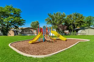 276 E Hidden View Dr, Sandy, UT 84070 - Photo 43