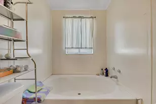 276 E Hidden View Dr, Sandy, UT 84070 - Photo 27