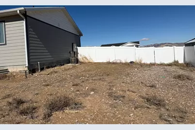 2102 E 1820 S, Naples, UT 84078 - Photo 11